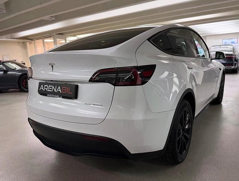 Begagnad Tesla Model Y Long Range AWD 378 kW (514 HK) 2023 SUV