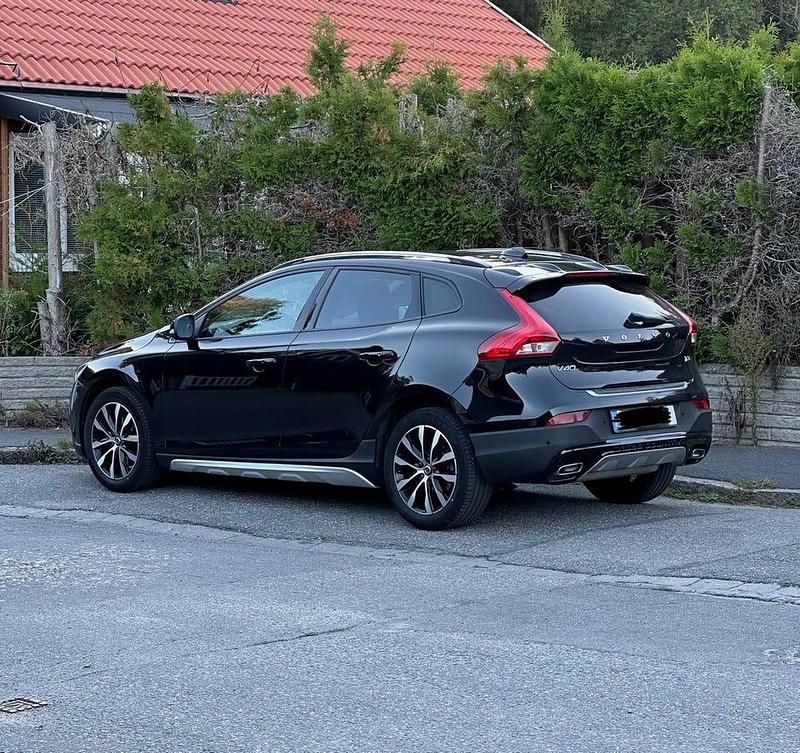 Begagnad 2019 Volvo V40 CC Pro Kombi | 269 000 kr (Dyr) - Bild 1/4
