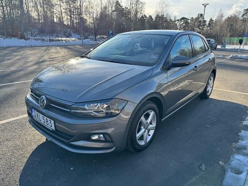Ljusgrå Begagnad 2018 VW Polo | 159 500 kr (Lite dyr) - Bild 1/4