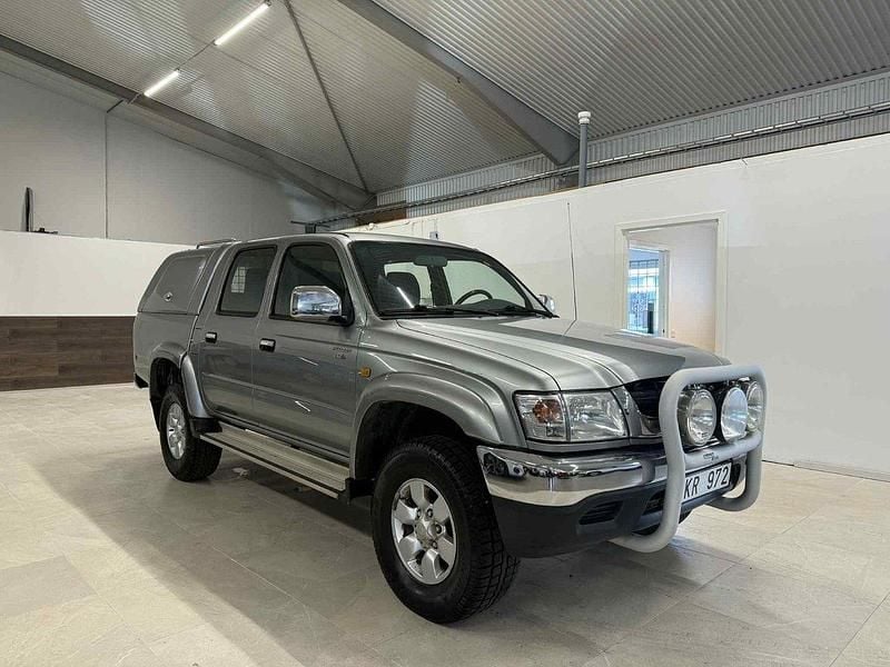 Silver Begagnad 2004 Toyota HiLux Pickup | 169 500 kr (Dyr) - Bild 1/4
