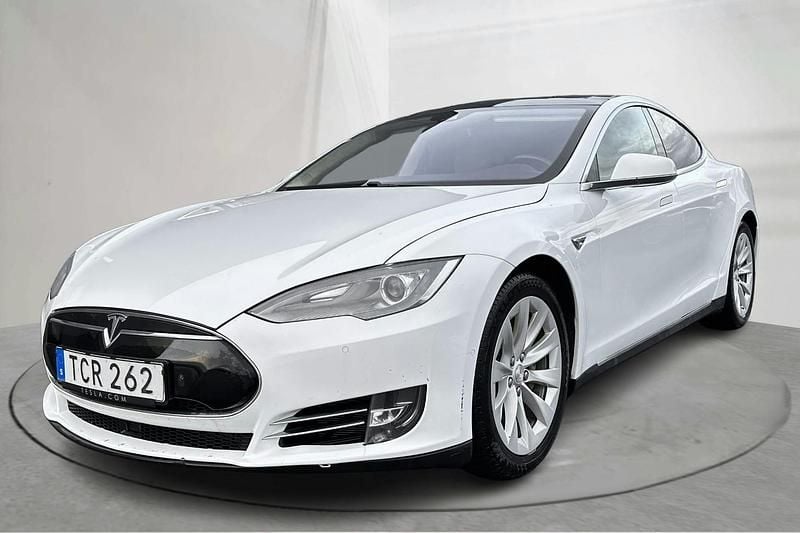 Vit Begagnad 2015 Tesla Model S Halvkombi | 169 000 kr (Dyr) - Bild 1/4