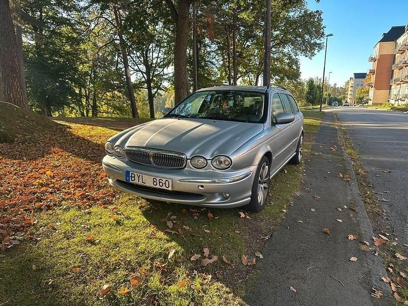 Begagnad Jaguar X-type 196 HK (144 kW) 2007 Grå Kombi