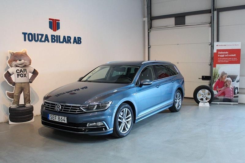 Blå Begagnad 2017 VW Passat GT Kombi | 152 900 kr (Superpris) - Bild 1/4