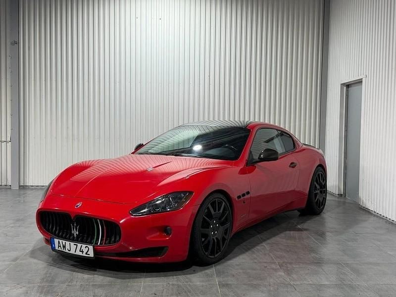 Begagnad Maserati Granturismo 405 HK (297 kW) 2008 Grå Sportkupé