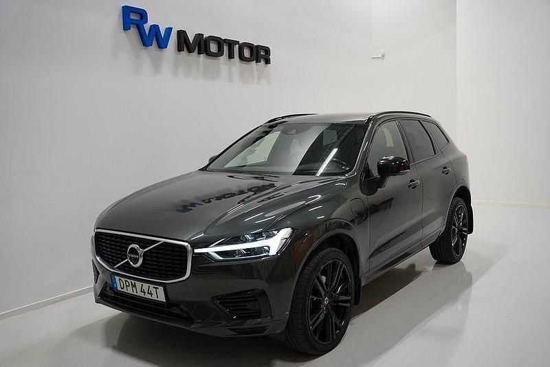 Mörkgrå Begagnad 2020 Volvo XC60 R-Design SUV | 349 800 kr (Marknadspris) - Bild 1/4