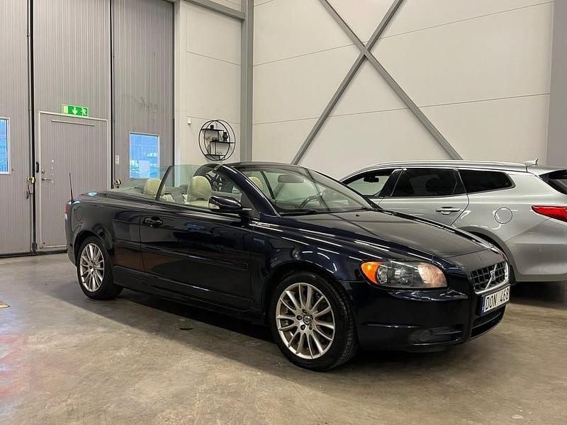 Mörkblå Begagnad 2007 Volvo C70 Summum Cab | 99 900 kr (Lite dyr) - Bild 1/4