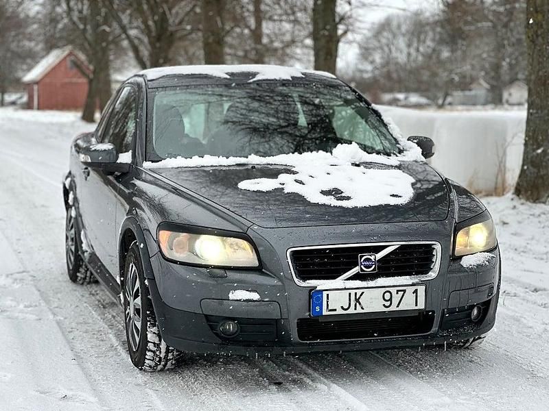 Grå Begagnad 2007 Volvo C30 Momentum Halvkombi | 29 900 kr (Marknadspris) - Bild 1/4