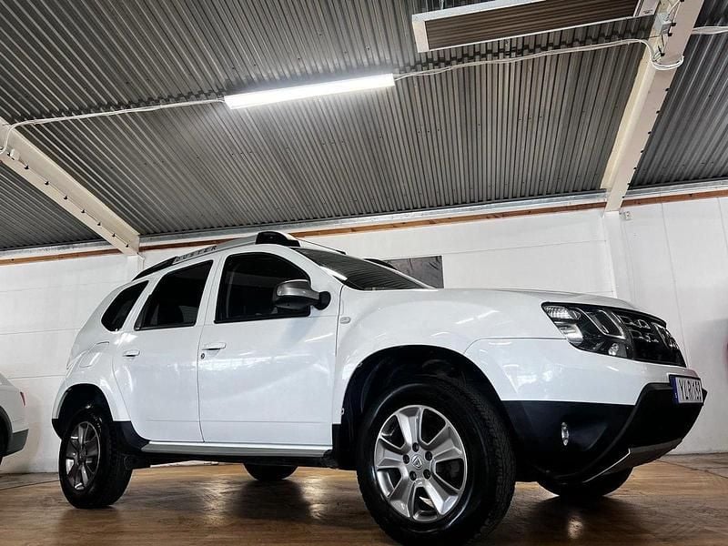 Vit Begagnad 2017 Dacia Duster SUV | 99 900 kr (Marknadspris) - Bild 1/4