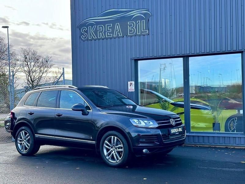 Svart Begagnad 2012 VW Touareg SUV | 129 900 kr (Marknadspris) - Bild 1/4