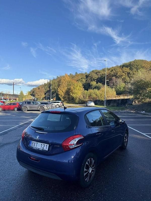 Begagnad Peugeot 208 82 HK (60 kW) 2013 Halvkombi