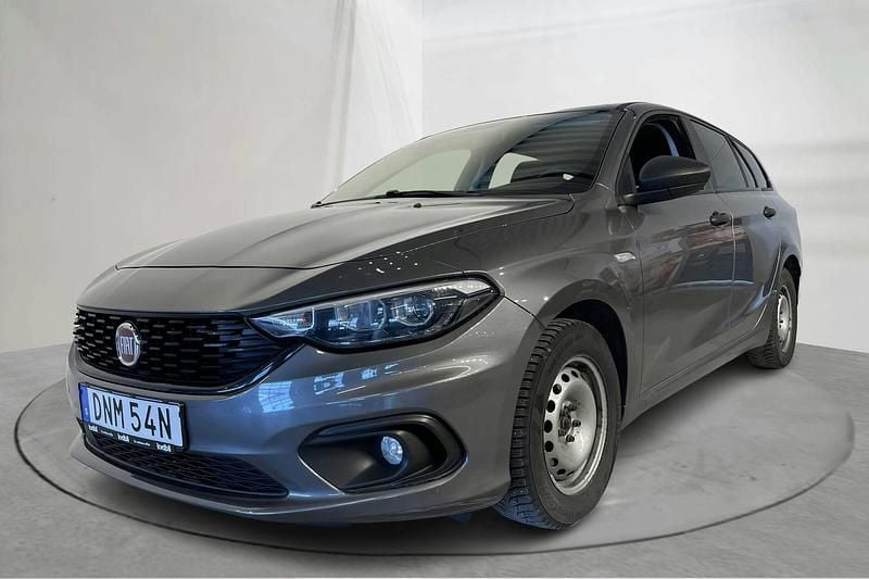Grå Begagnad 2019 Fiat Tipo Kombi | 79 000 kr (Superpris) - Bild 1/4