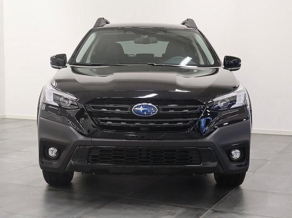 Grå (grå metallic) Ny 2024 Subaru Outback SUV | 454 700 kr - Bild 1/4