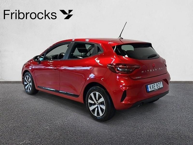 Begagnad Mitsubishi Colt Invite 92 HK (67 kW) 2024 Röd Halvkombi