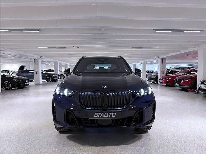 Begagnad BMW X5 M Sport 490 HK (360 kW) 2024 Blå SUV