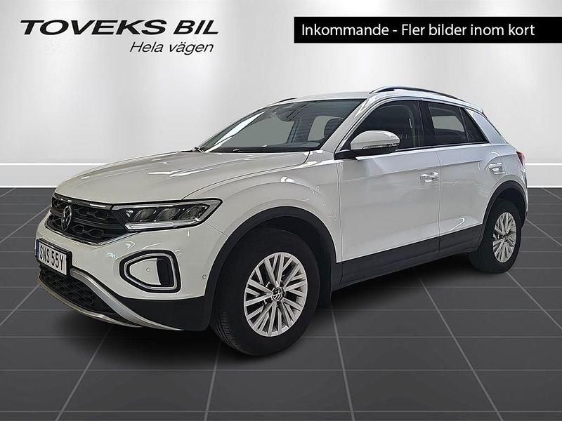 Vit (pure white) Begagnad 2022 VW T-Roc Life SUV | 259 900 kr (Marknadspris) - Bild 1/4