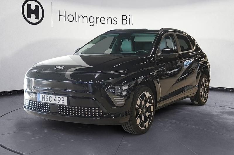 Begagnad Hyundai Kona Advanced 160 kW (218 HK) 2024 Abyss black SUV