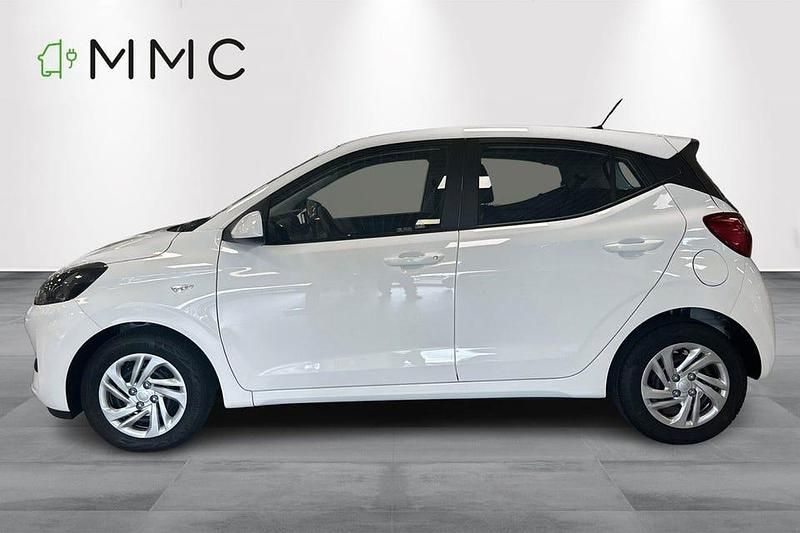 Ny Hyundai i10 Essential 63 HK (46 kW) 2025 Vit (atlas white) Halvkombi