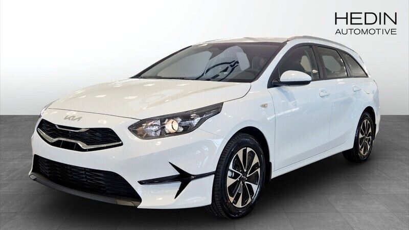 Vit (white) Ny 2025 Kia Ceed Sportswagon Kombi | 254 650 kr (Bra pris) - Bild 1/4