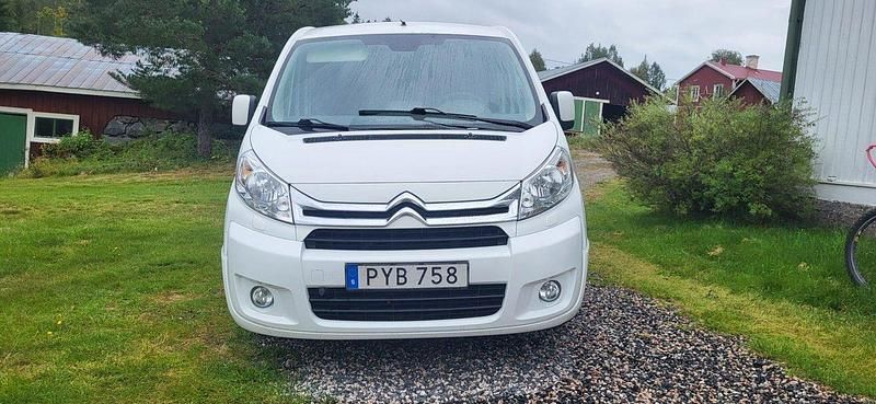 Vit Begagnad 2015 Citroën Jumpy Minibuss | 40 000 kr (Bra pris) - Bild 1/4