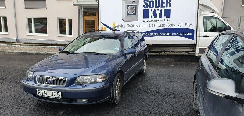 Blå Begagnad 2003 Volvo V70 Business Edition Kombi | 25 000 kr (Marknadspris) - Bild 1/2