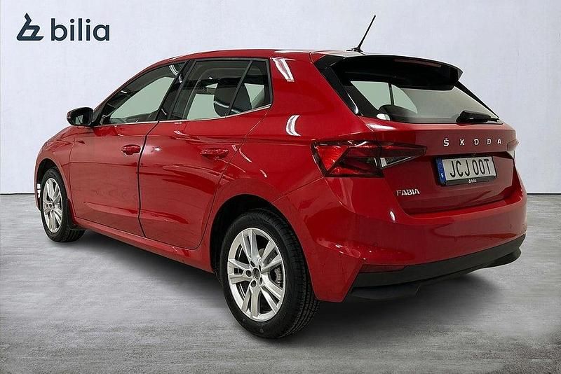 Begagnad Skoda Fabia Style 112 HK (82 kW) 2022 Röd Halvkombi