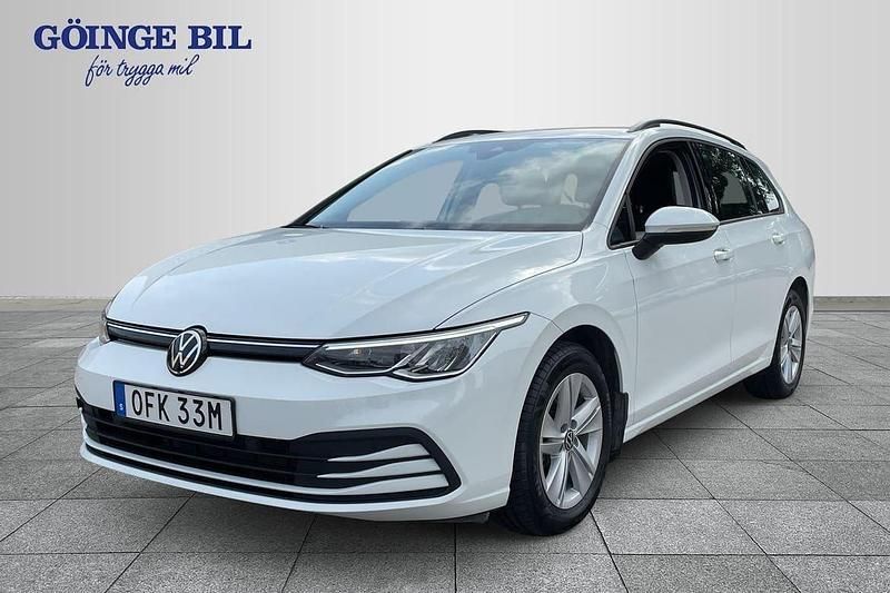 Vit Begagnad 2021 VW Golf VIII Kombi | 269 000 kr (Marknadspris) - Bild 1/3