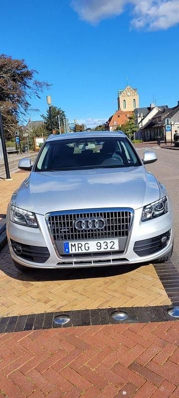 Silver Begagnad 2011 Audi Q5 Design SUV | 129 000 kr (Bra pris) - Bild 1/4
