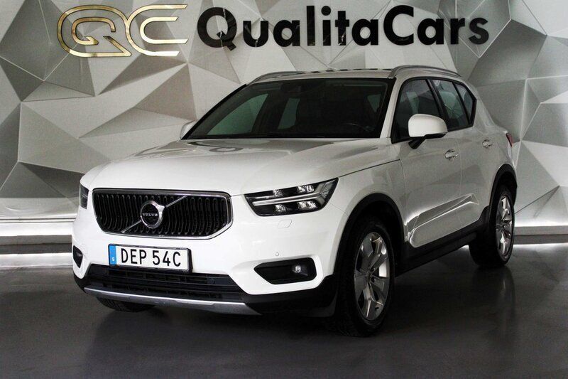Vit Begagnad 2019 Volvo XC40 Momentum SUV | 224 900 kr (Lite dyr) - Bild 1/4