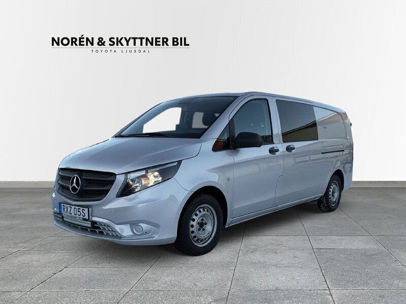 Silver Begagnad 2019 Mercedes Vito Minibuss | 309 000 kr - Bild 1/4