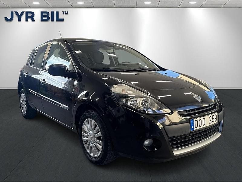 Svart Begagnad 2011 Renault Clio R.S. Halvkombi | 44 900 kr (Marknadspris) - Bild 1/4