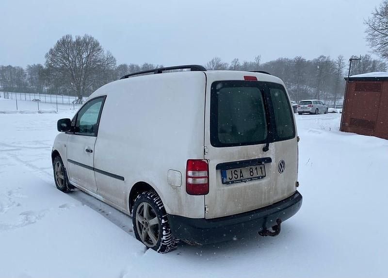 Begagnad VW Caddy 102 HK (75 kW) 2012 Minibuss