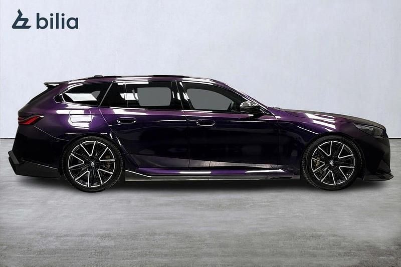 Begagnad BMW M5 Comfort Edition 728 HK (535 kW) 2025 Svart