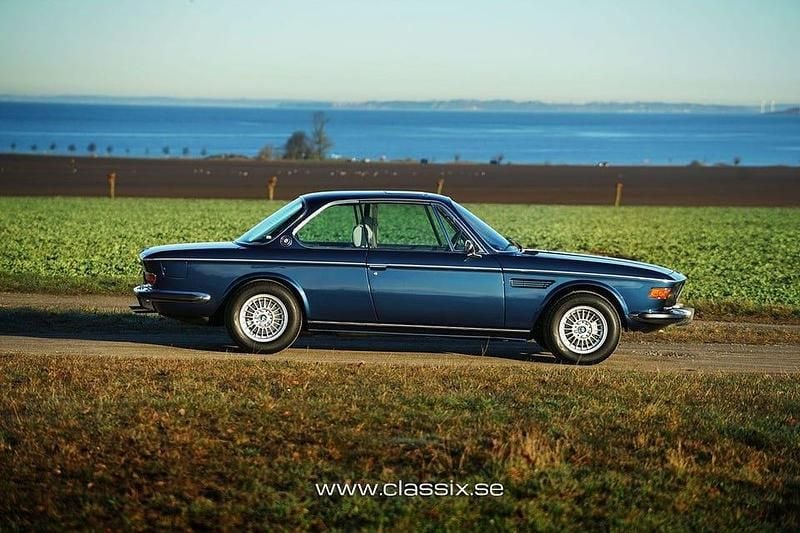 Blå Begagnad 1975 BMW E9 Sportkupé | 1 040 000 kr - Bild 1/4