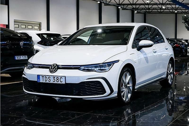 Begagnad VW Golf VII GTE 150 HK (110 kW) 2021 Vit Halvkombi