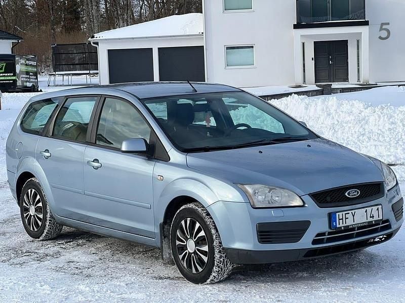 Begagnad Ford Focus 125 HK (91 kW) 2007 Kombi