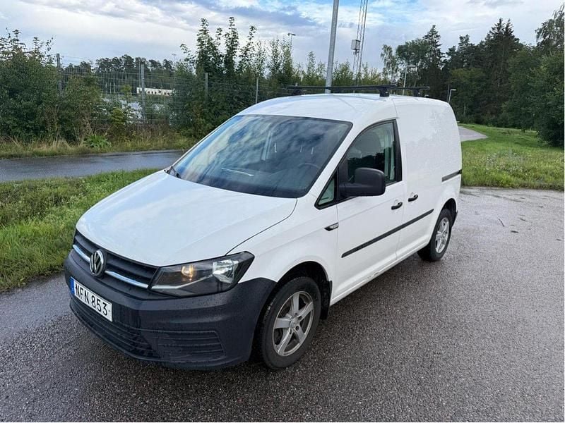 Vit Begagnad 2016 VW Caddy Minibuss | 70 000 kr (Superpris) - Bild 1/4