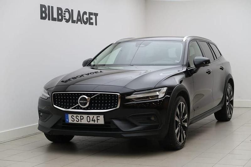 Svart Begagnad 2024 Volvo V60 CC Plus Kombi | 434 800 kr (Superpris) - Bild 1/4