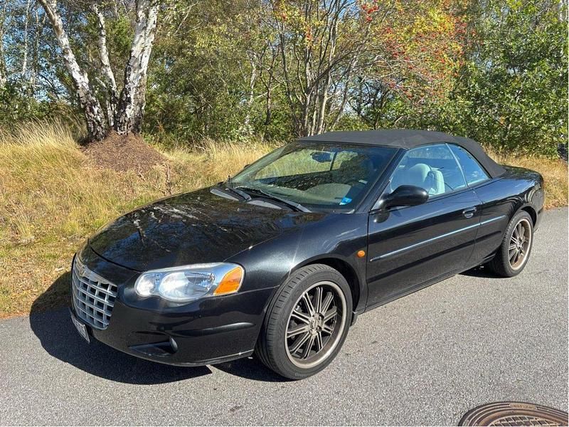 Svart Begagnad 2004 Chrysler Sebring Cabriolet Cab | 58 000 kr (Dyr) - Bild 1/4