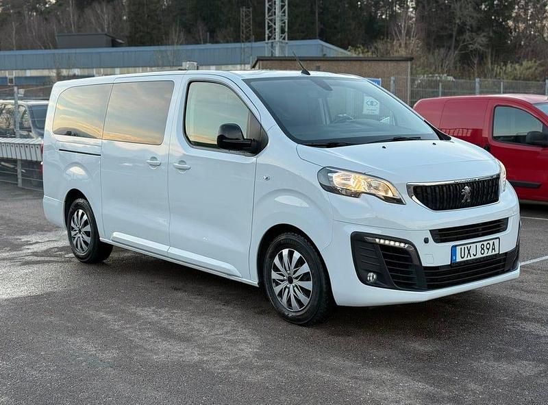 Begagnad Peugeot Traveller 144 HK (105 kW) 2022 Vit Minibuss