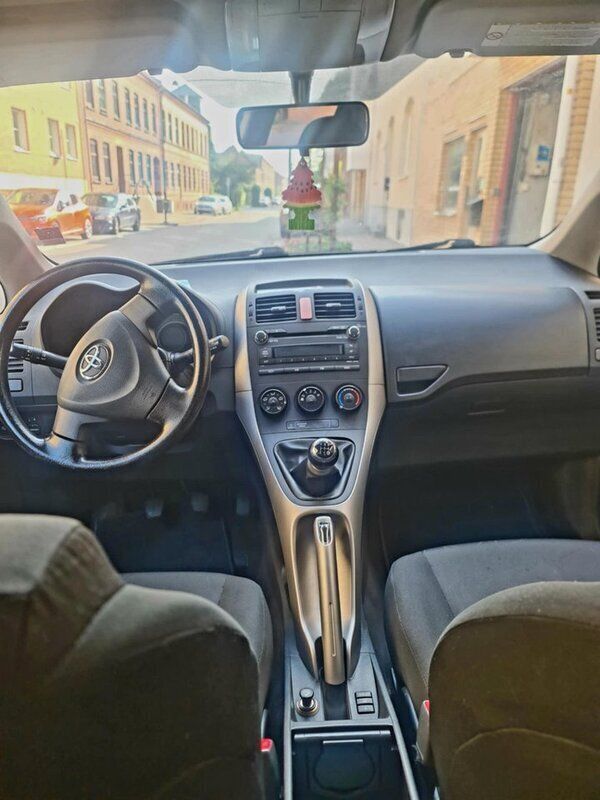 Svart Begagnad 2007 Toyota Auris Halvkombi | 34 900 kr (Marknadspris) - Bild 1/4