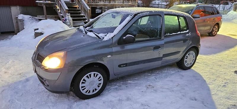 Begagnad 2003 Renault Clio II | 19 500 kr - Bild 1/1