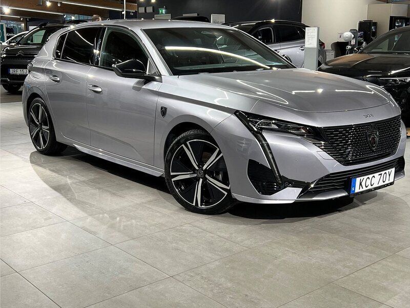 Grå Begagnad 2023 Peugeot 308 GTi Halvkombi | 259 900 kr (Marknadspris) - Bild 1/4