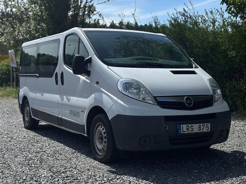 Begagnad Opel Vivaro 115 HK (84 kW) 2012 Vit Minibuss