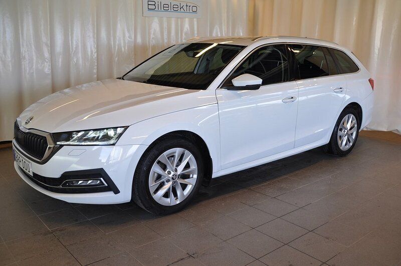 Vit Begagnad 2020 Skoda Octavia Kombi | 245 000 kr - Bild 1/4