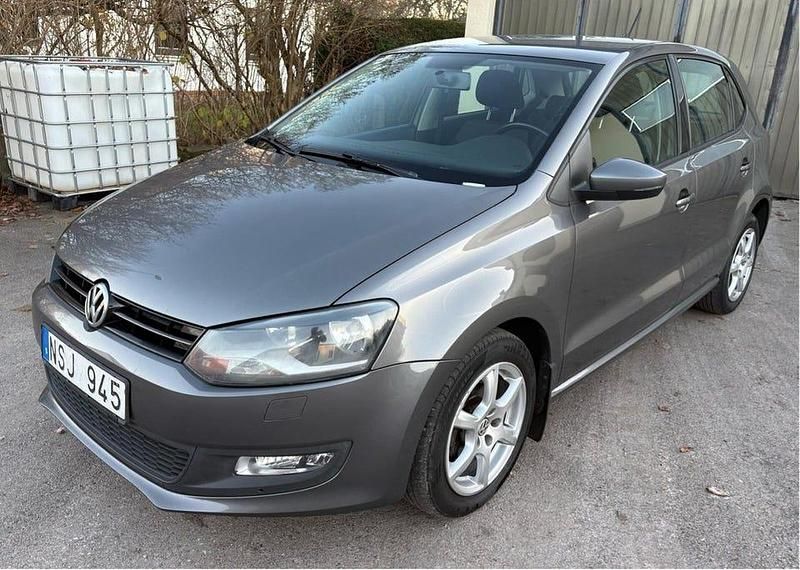 Begagnad 2013 VW Polo Halvkombi | 49 900 kr (Marknadspris) - Bild 1/4