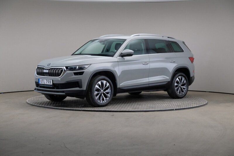 Grå Begagnad 2022 Skoda Kodiaq Business Line SUV | 349 000 kr (Marknadspris) - Bild 1/4