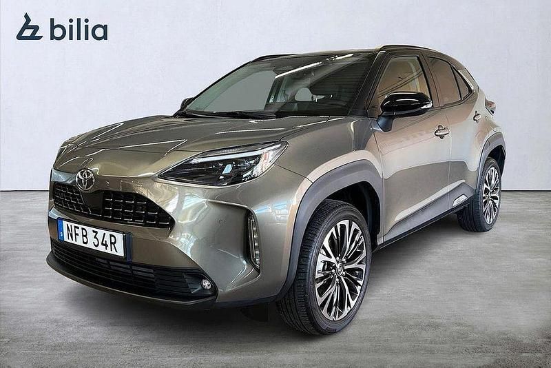 Grön Ny 2025 Toyota Yaris Cross Style SUV | 355 000 kr - Bild 1/3