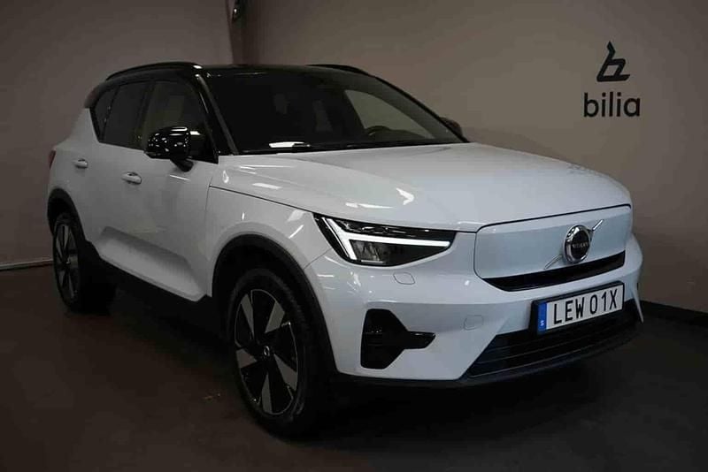 Blå Begagnad 2024 Volvo XC40 Single Motor Extended Range SUV | 398 900 kr - Bild 1/1