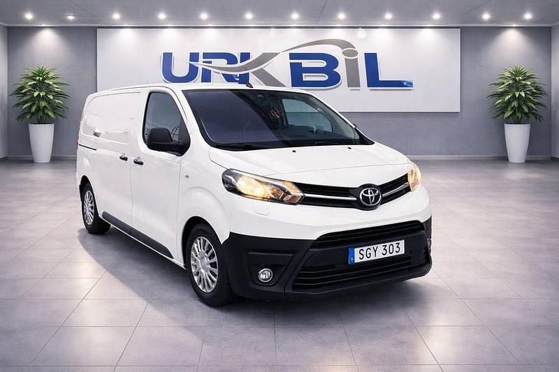 Vit Begagnad 2017 Toyota Proace Minibuss | 114 900 kr (Marknadspris) - Bild 1/4
