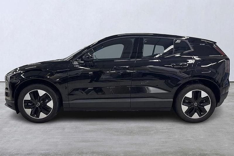 Begagnad Volvo EX30 Core 202 kW (275 HK) 2024 Svart SUV